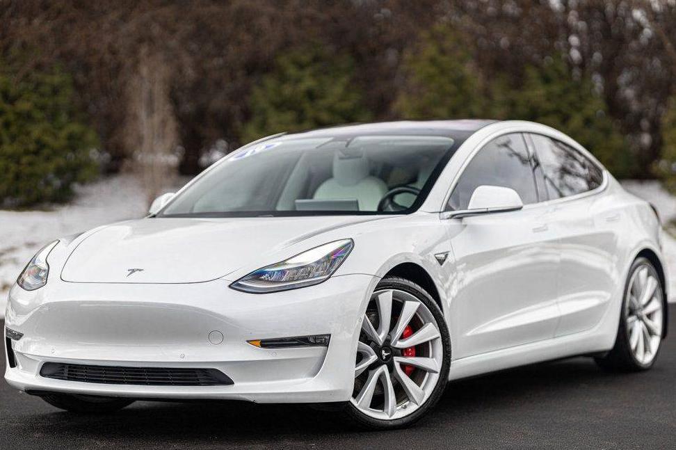 TESLA MODEL 3 2019 5YJ3E1EB4KF214105 image